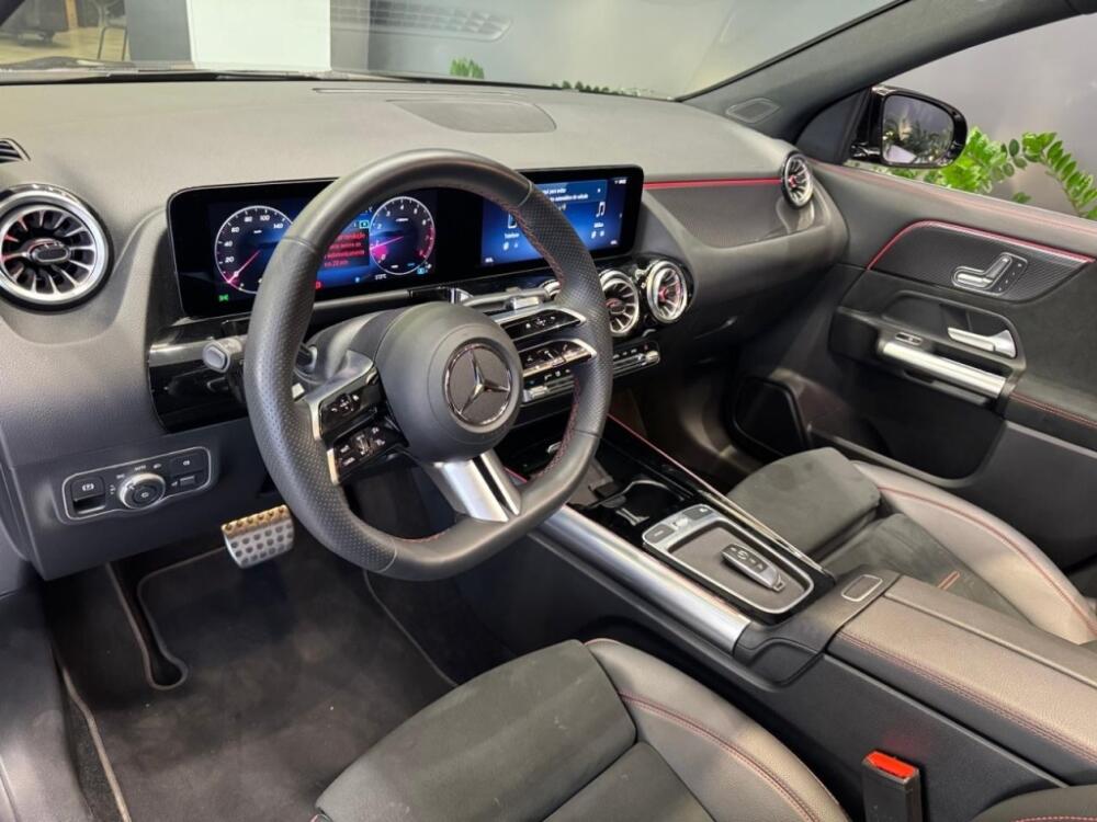 Mercedes Benz GLA 200