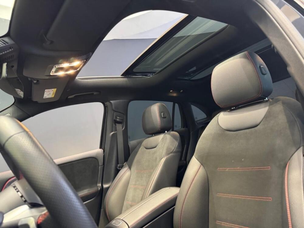 Mercedes Benz GLA 200