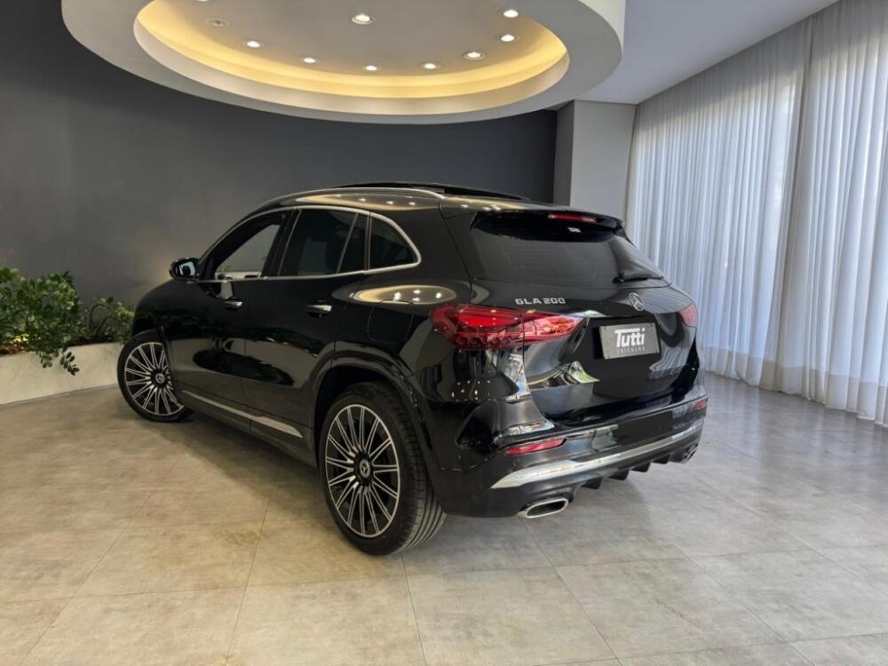 Mercedes Benz GLA 200