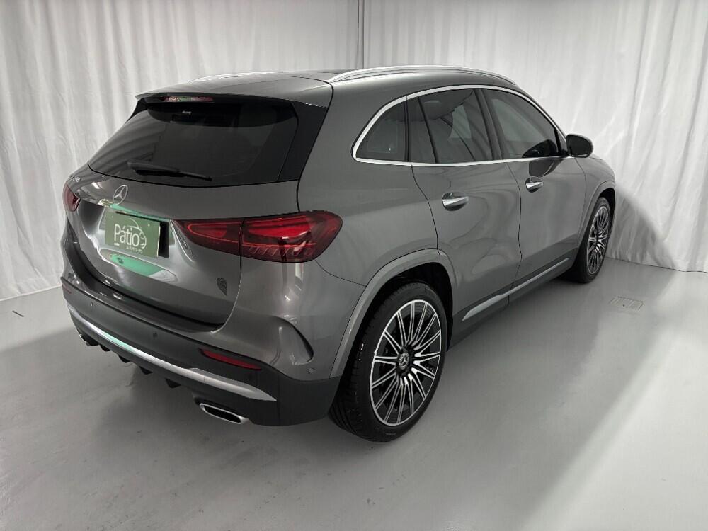 Mercedes Benz GLA 200