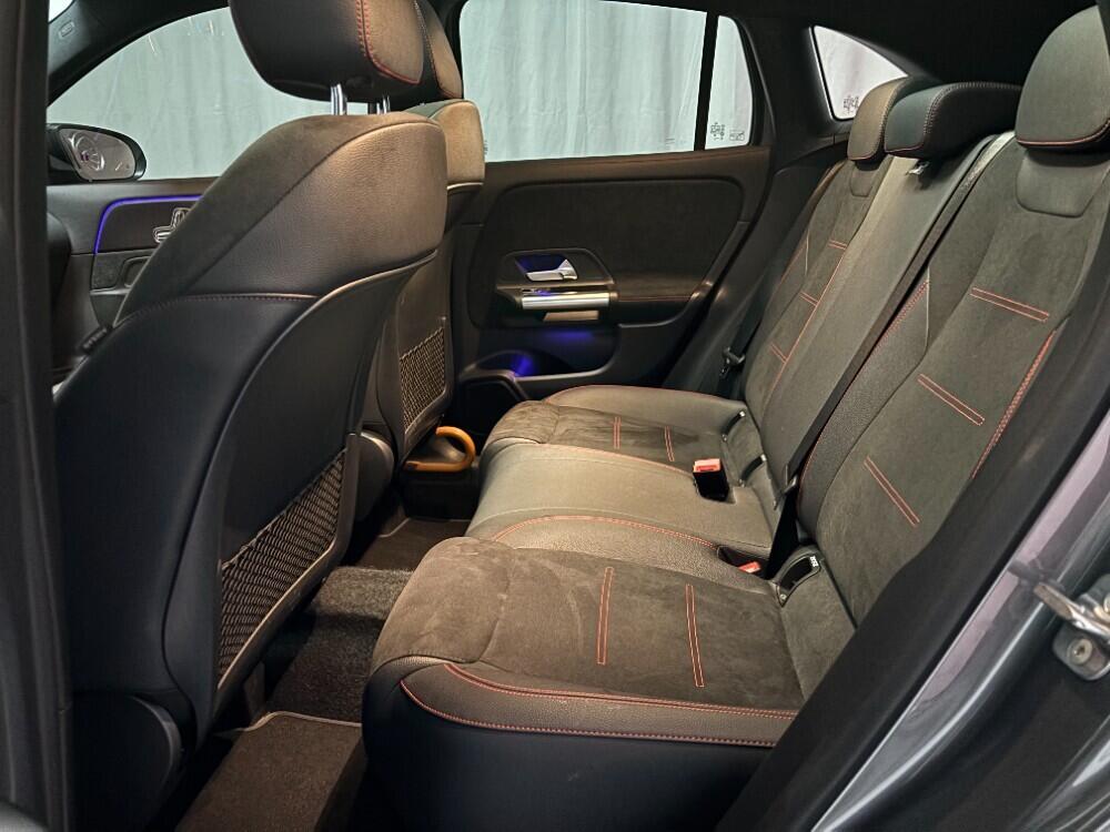 Mercedes Benz GLA 200