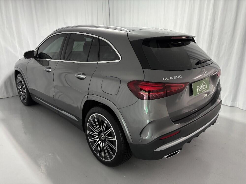 Mercedes Benz GLA 200