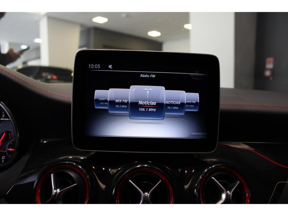 Mercedes Benz GLA 45 AMG