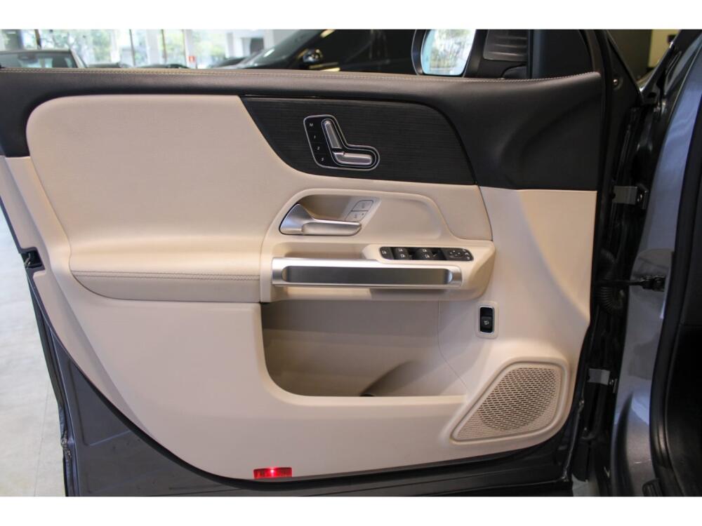 Mercedes Benz GLB 200