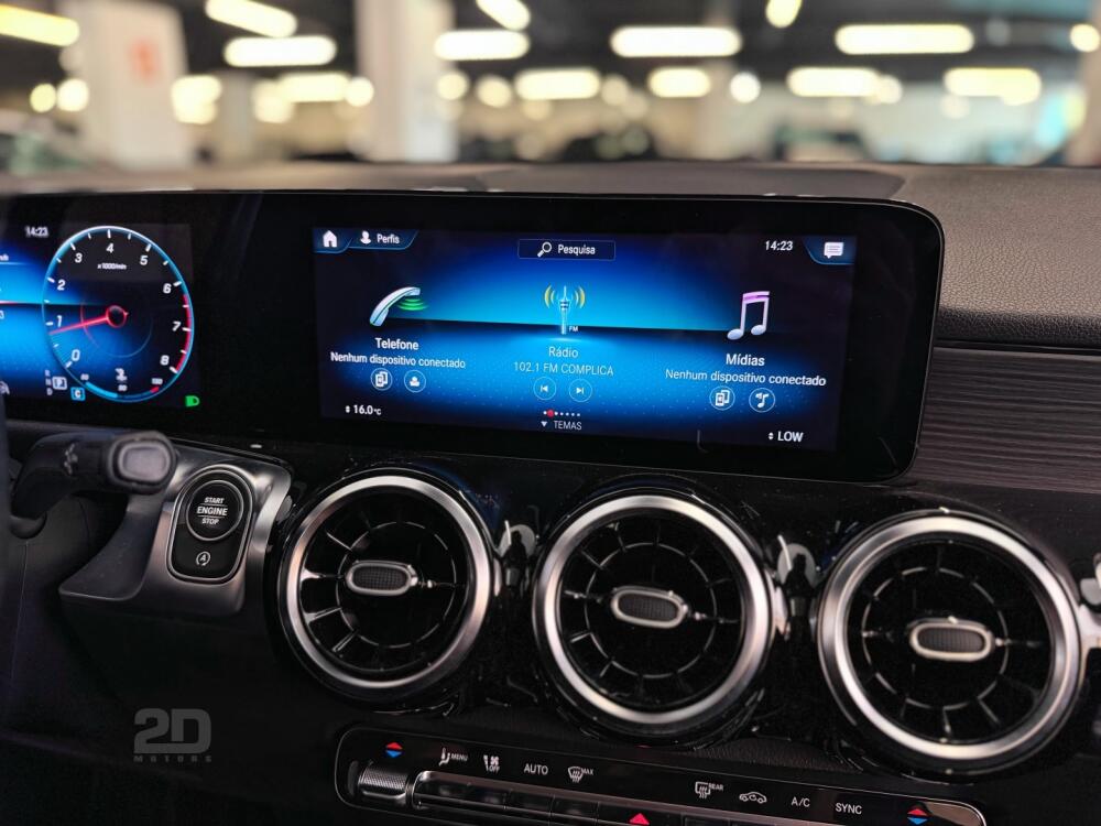 Mercedes Benz GLB 200