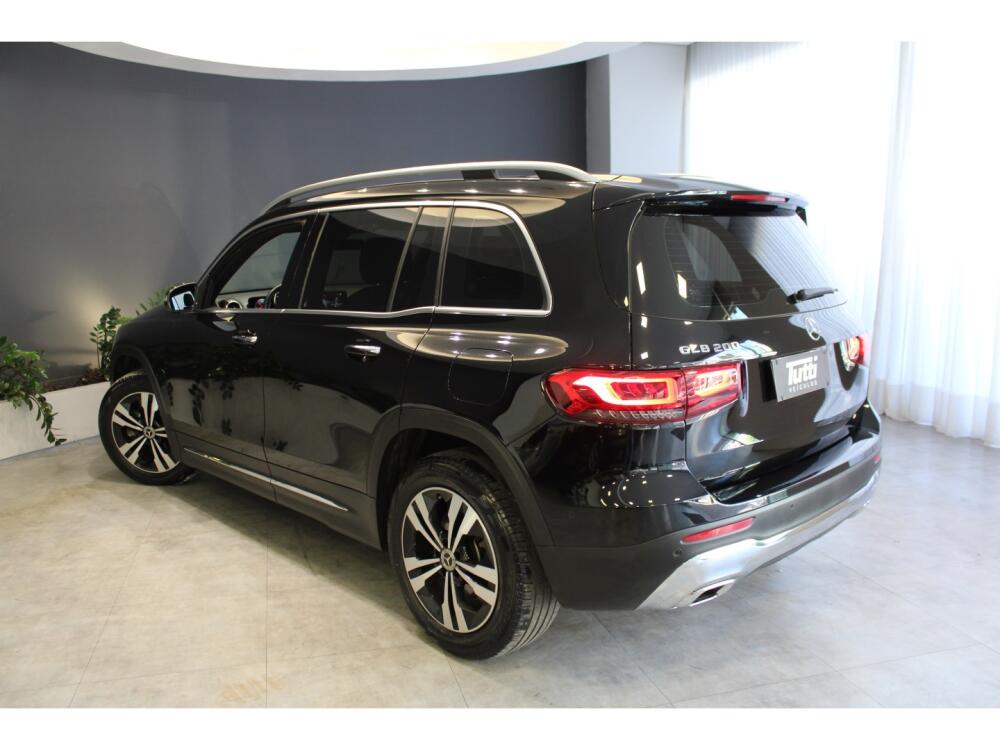 Mercedes Benz GLB 200