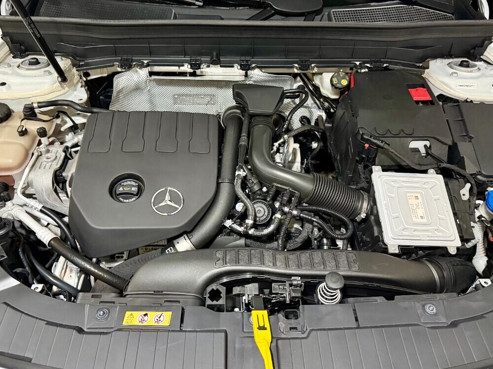Mercedes Benz GLB 200