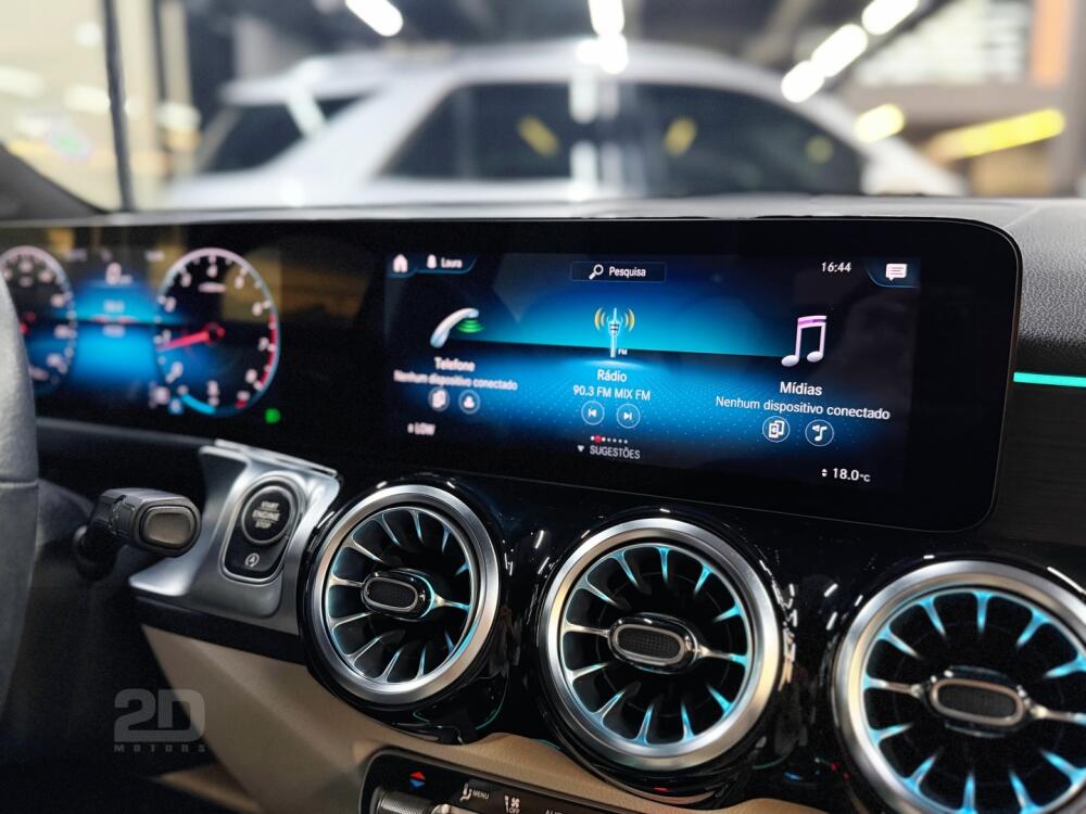 Mercedes Benz GLB 200