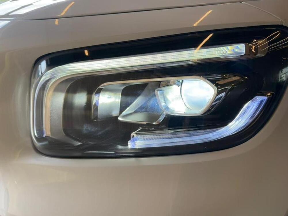 Mercedes Benz GLB 200