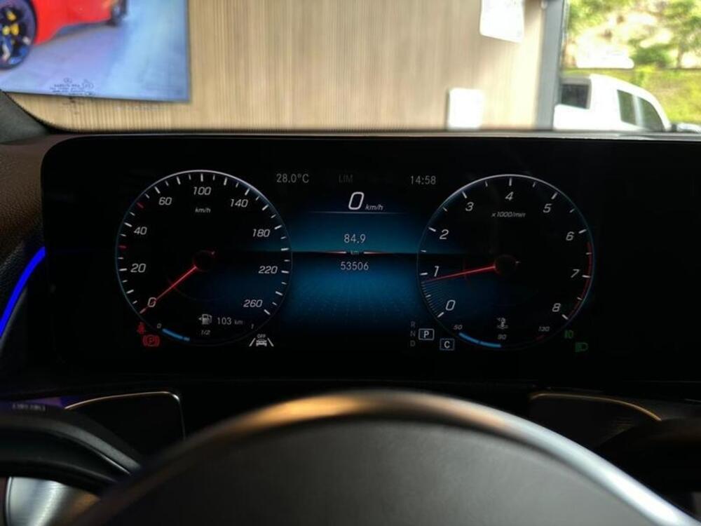 Mercedes Benz GLB 200