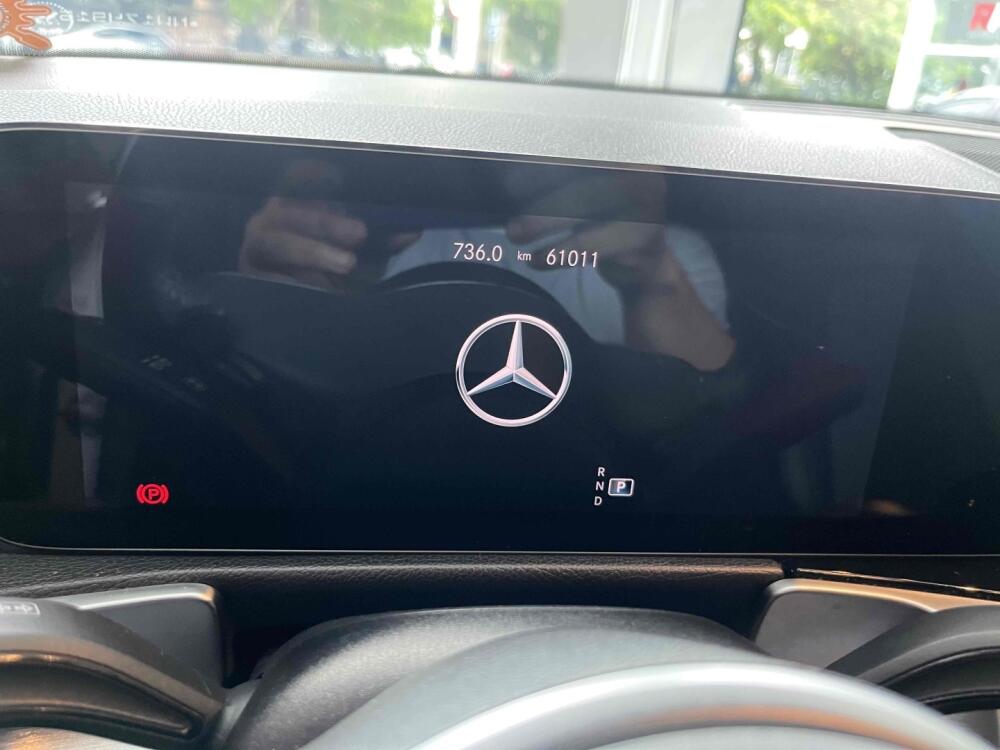 Mercedes Benz GLB 200
