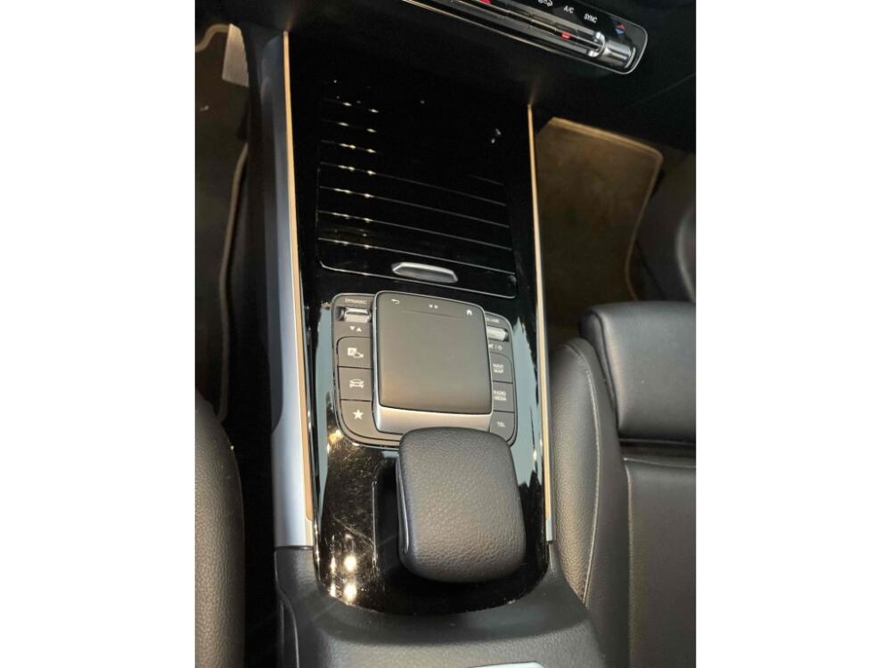 Mercedes Benz GLB 200