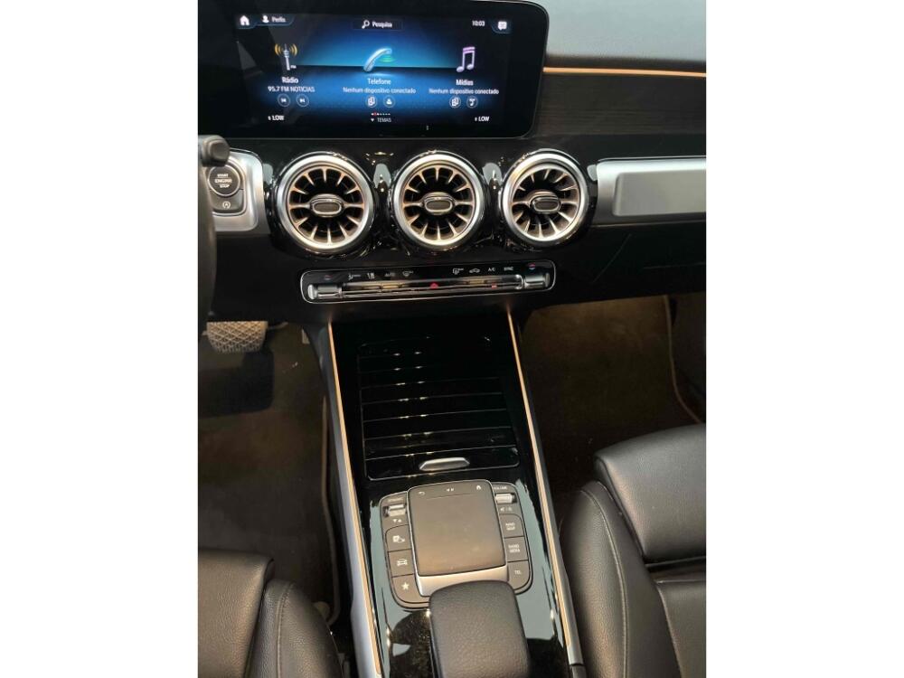 Mercedes Benz GLB 200