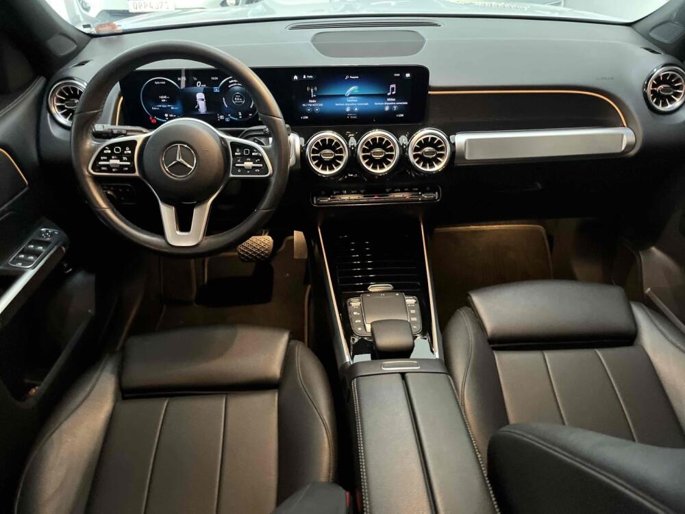 Mercedes Benz GLB 200