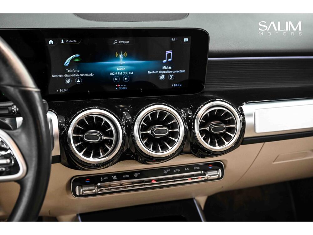Mercedes Benz GLB 200