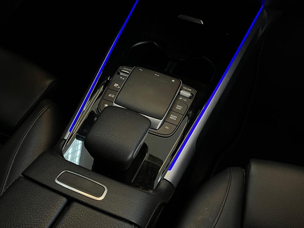 Mercedes Benz GLB 200