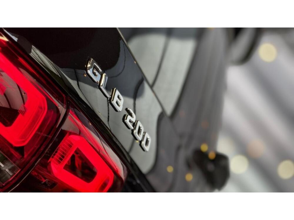 Mercedes Benz GLB 200