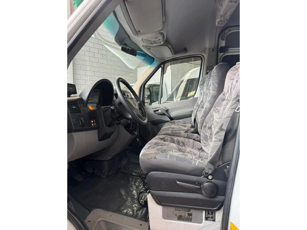 Mercedes Benz Sprinter 515
