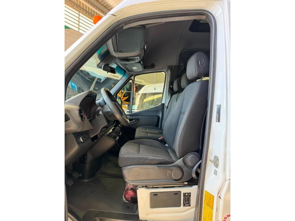 Mercedes Benz Sprinter 516