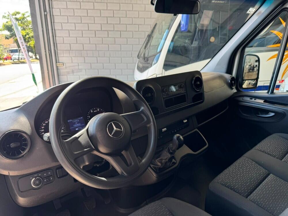 Mercedes Benz Sprinter 516