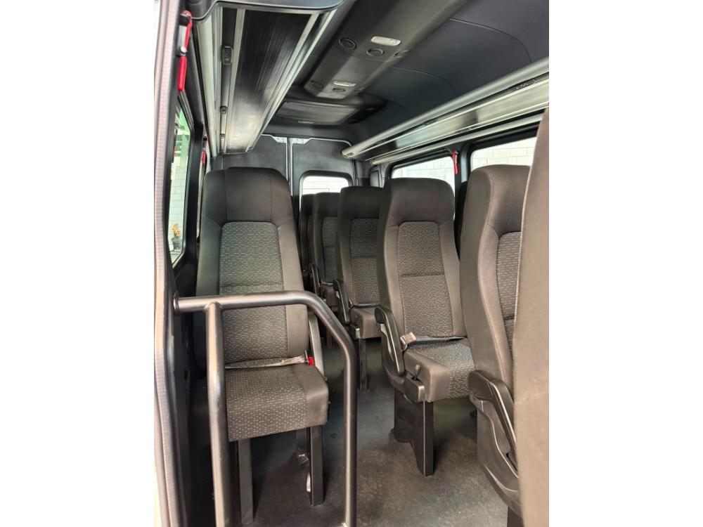 Mercedes Benz Sprinter 516