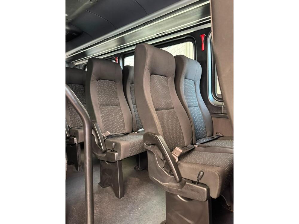 Mercedes Benz Sprinter 516