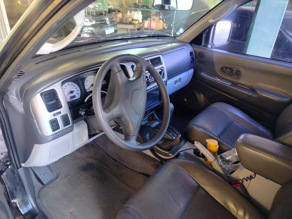 Mitsubishi L200