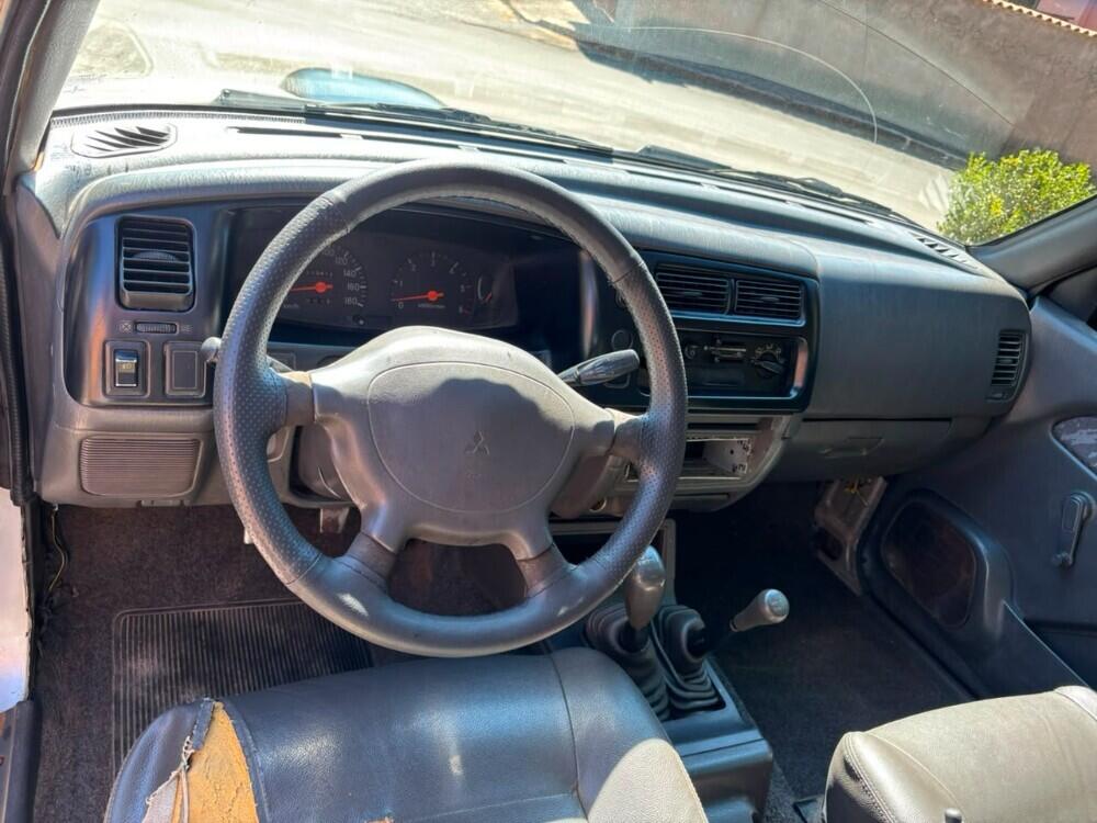 Mitsubishi L200