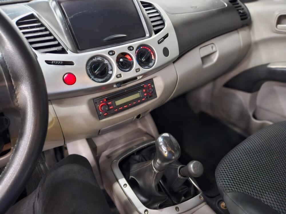 Mitsubishi L200