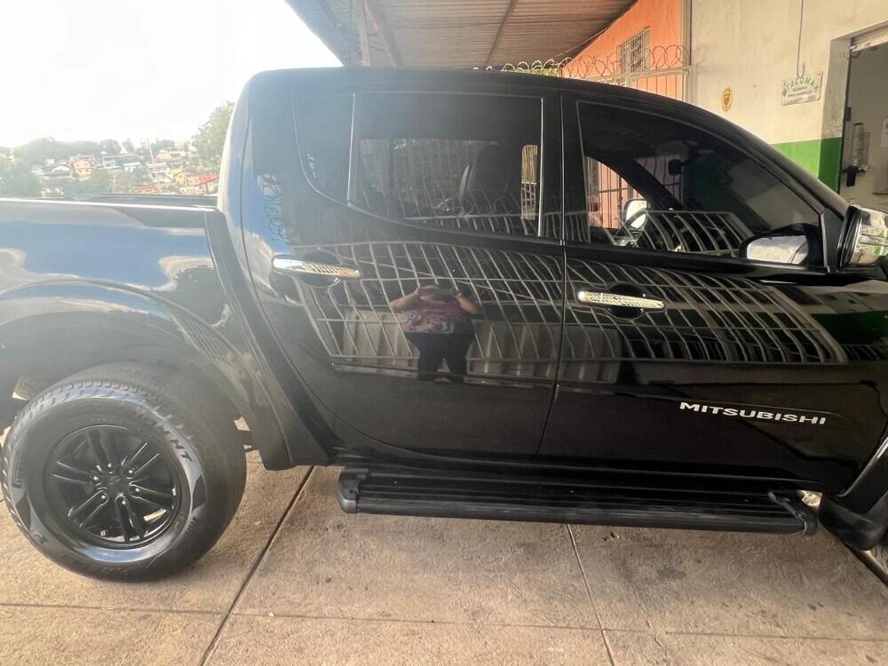Mitsubishi L200