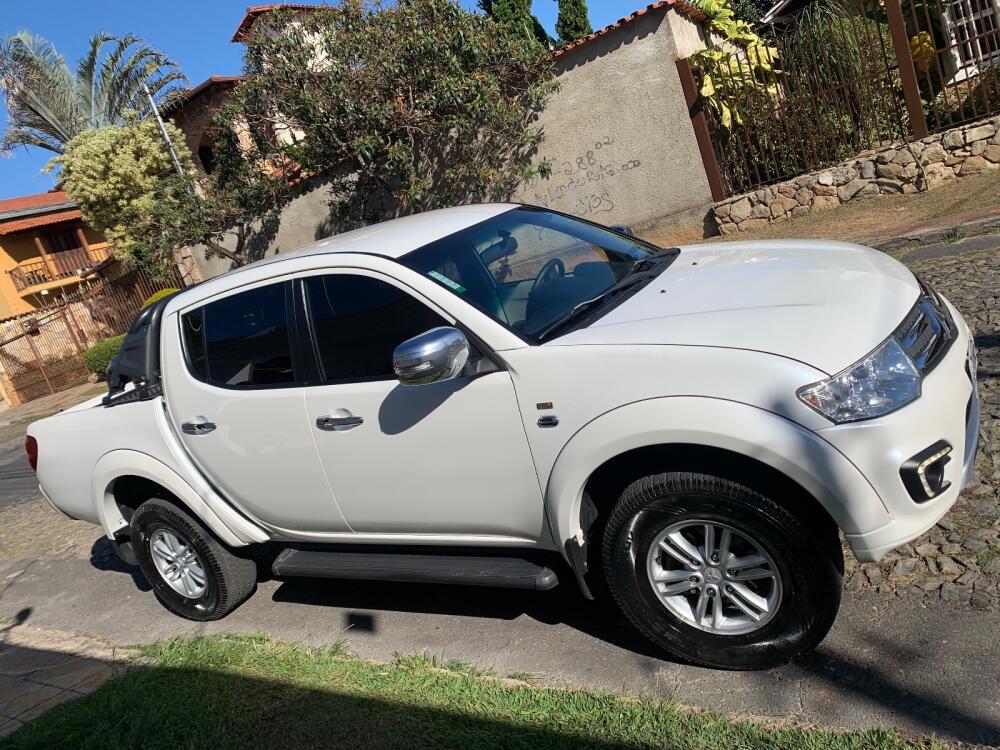 Mitsubishi L200 EVOLUTION 3.2 4X4 TB INT. DIESEL 2016