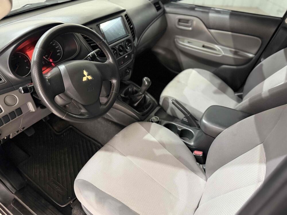 Mitsubishi L200