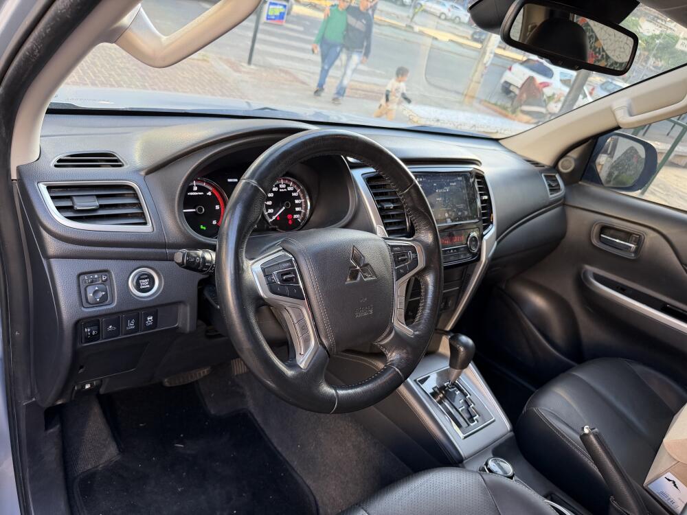 Mitsubishi L200