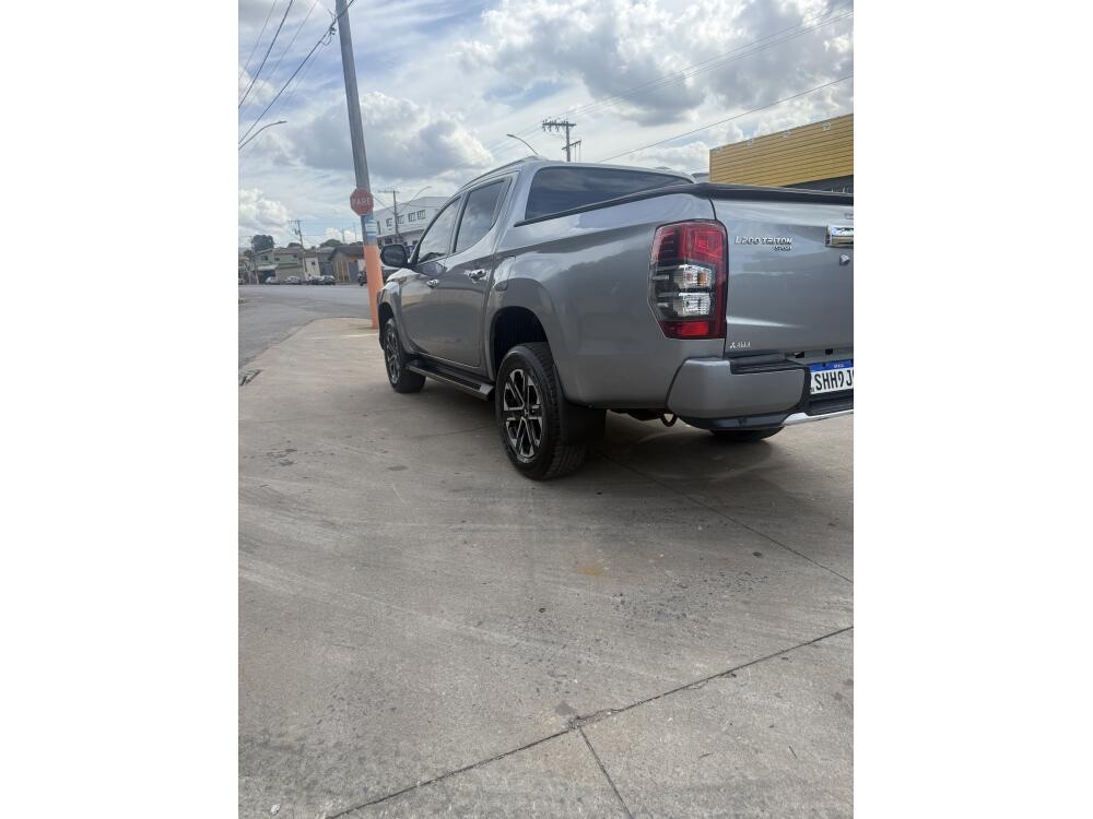 Mitsubishi L200