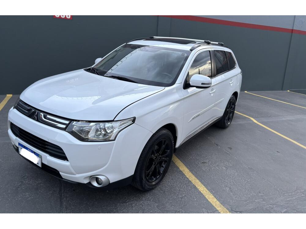 Mitsubishi Outlander 2.0 16v 2.0 2014