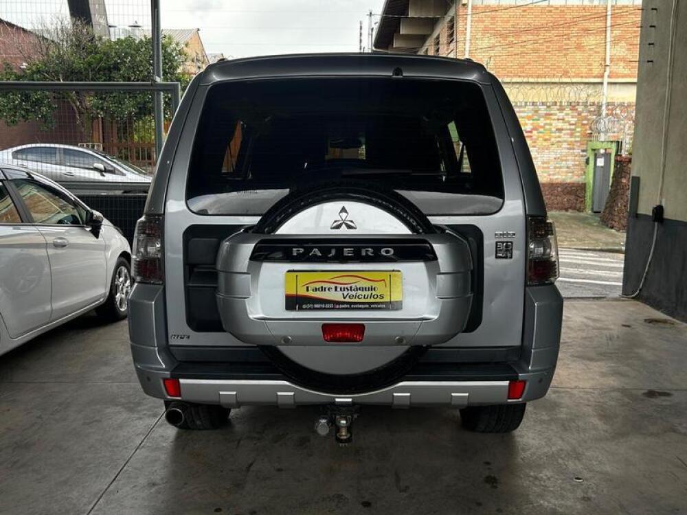 Mitsubishi Pajero Full