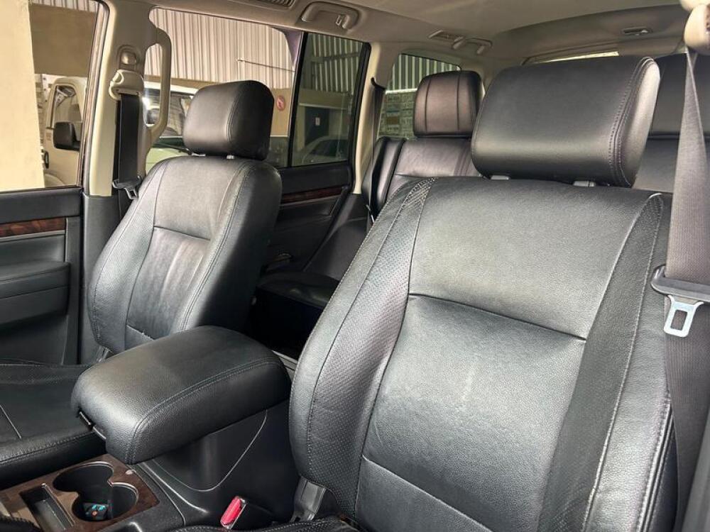 Mitsubishi Pajero Full