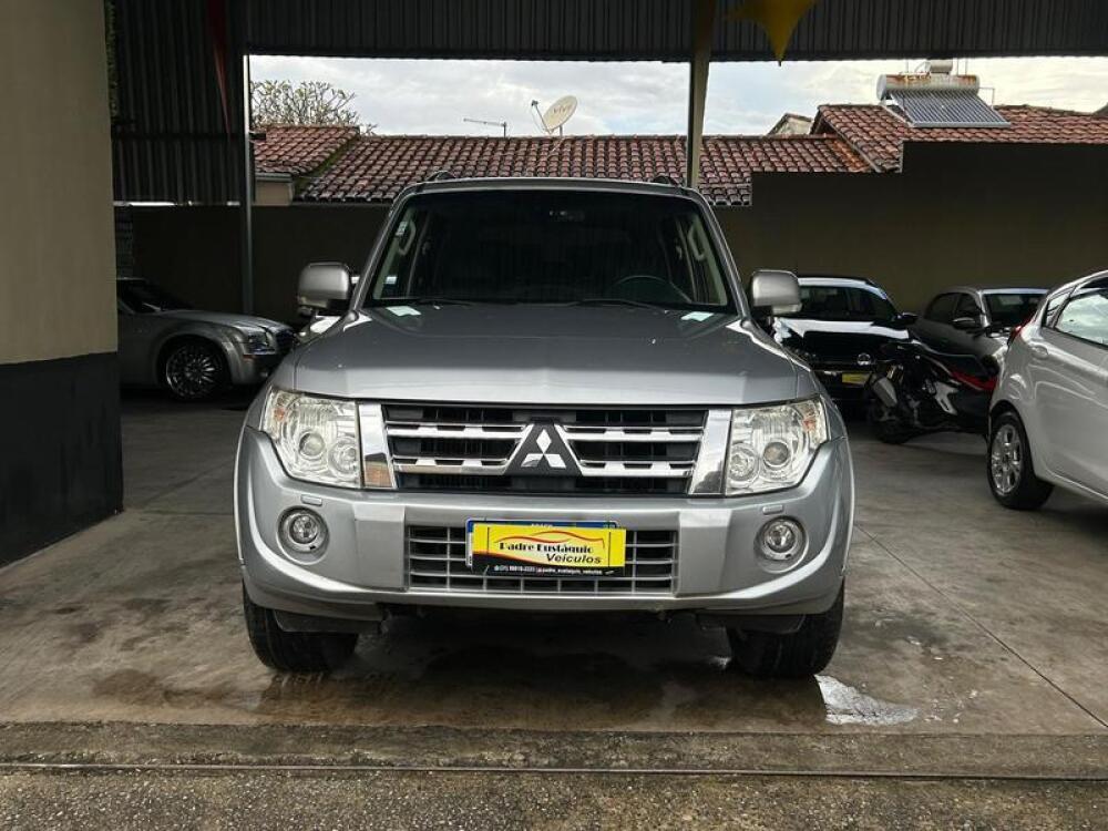 Mitsubishi Pajero Full