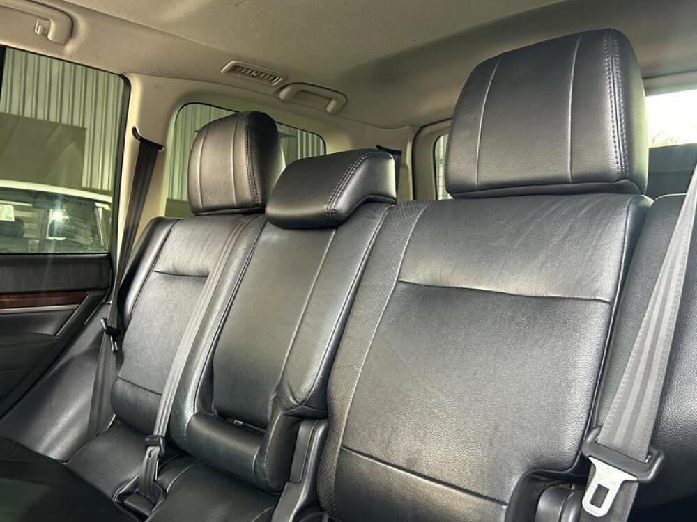 Mitsubishi Pajero Full