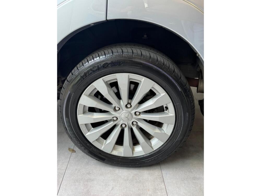 Mitsubishi Pajero Full