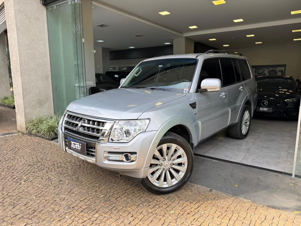 Mitsubishi Pajero Full