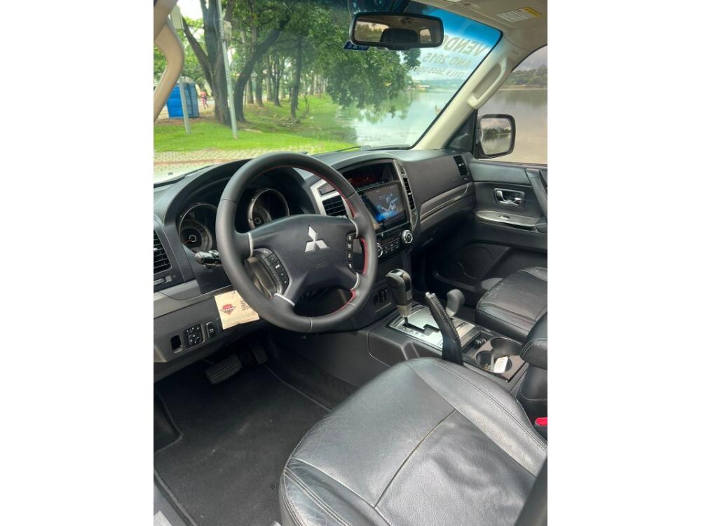 Mitsubishi Pajero Full
