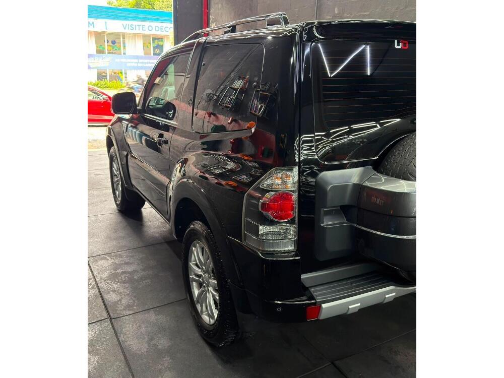 Mitsubishi Pajero Full