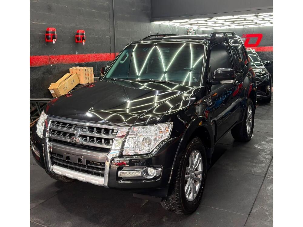 Mitsubishi Pajero Full