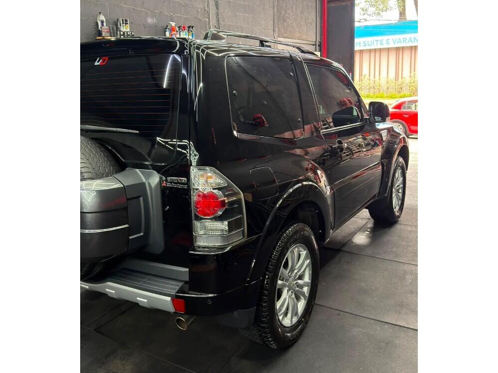 Mitsubishi Pajero Full