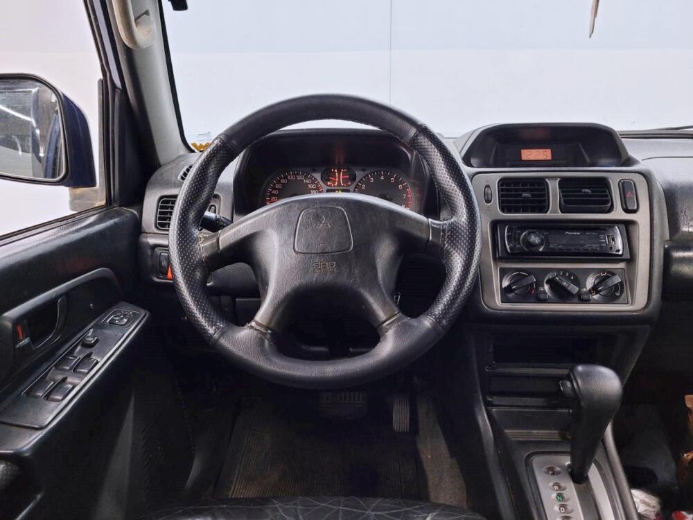 Mitsubishi Pajero IO