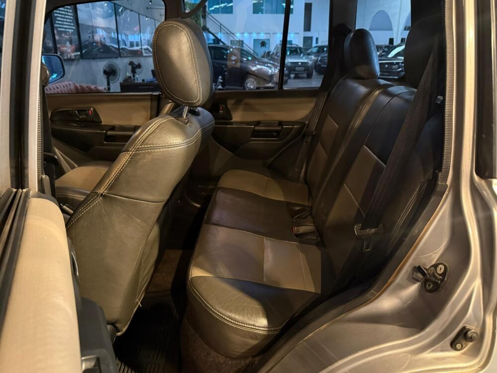 Mitsubishi Pajero TR4