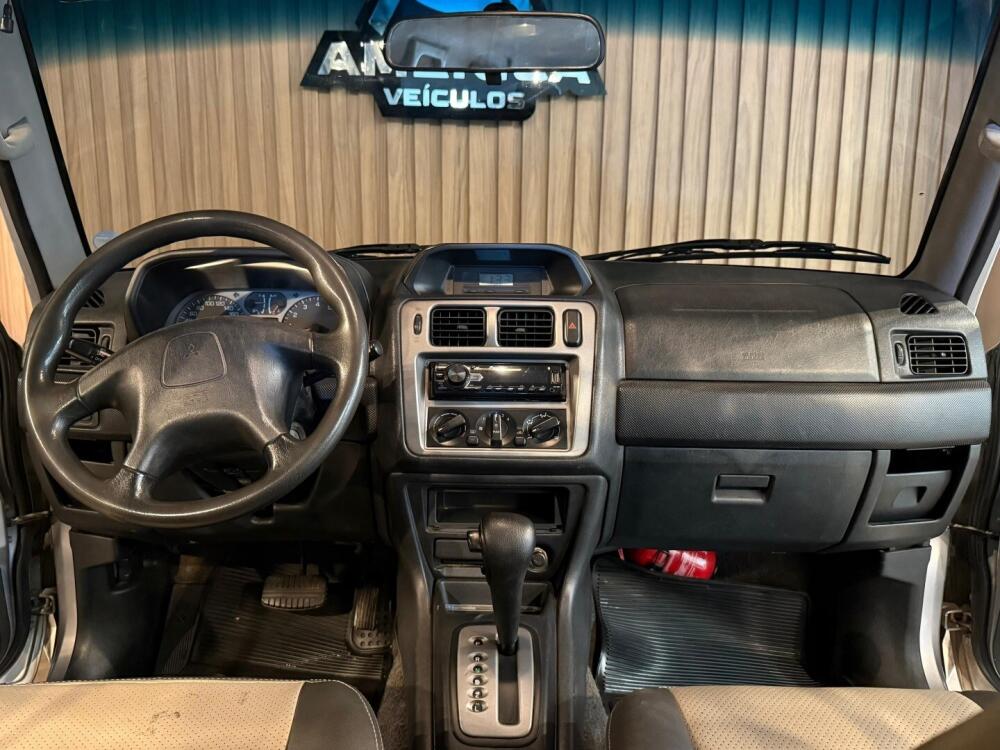 Mitsubishi Pajero TR4
