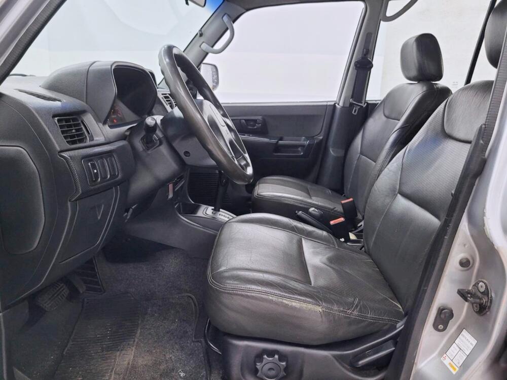 Mitsubishi Pajero TR4
