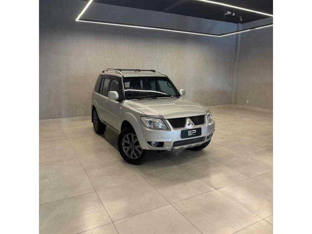 Mitsubishi Pajero TR4